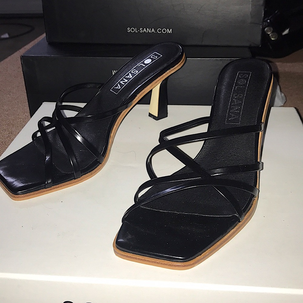 BRAND NEW DARLING HEEL